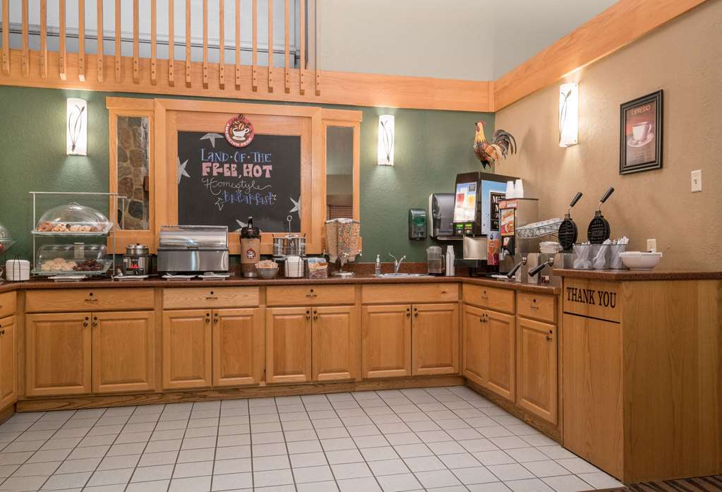 AmericInn by Wyndham Worthington - photo 11