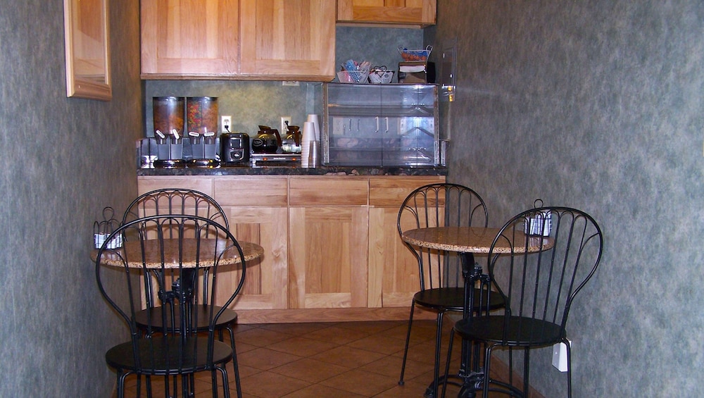 Magnuson Hotel Ely - photo 22