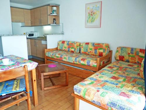 Antigua Inh 39063 in Perpignan, France