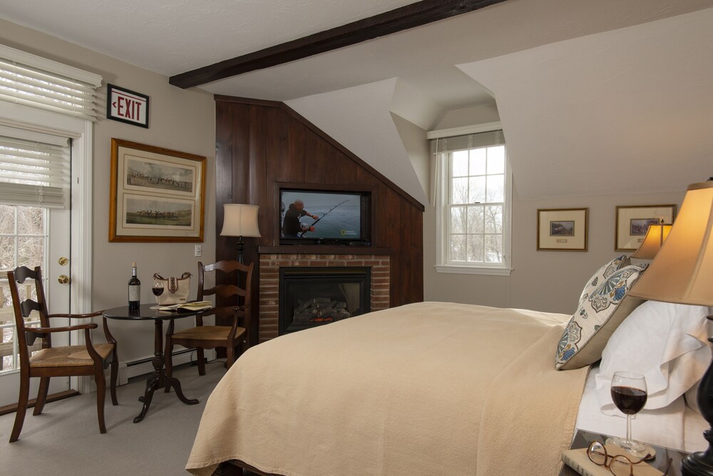 Liberty Hill Inn - photo 23