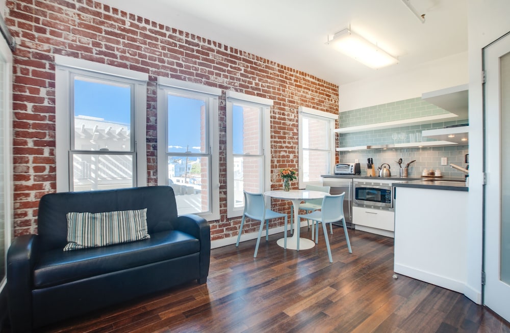 Venice Breeze Suites - photo 16