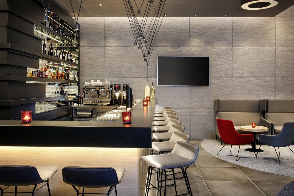 Hotel Bar