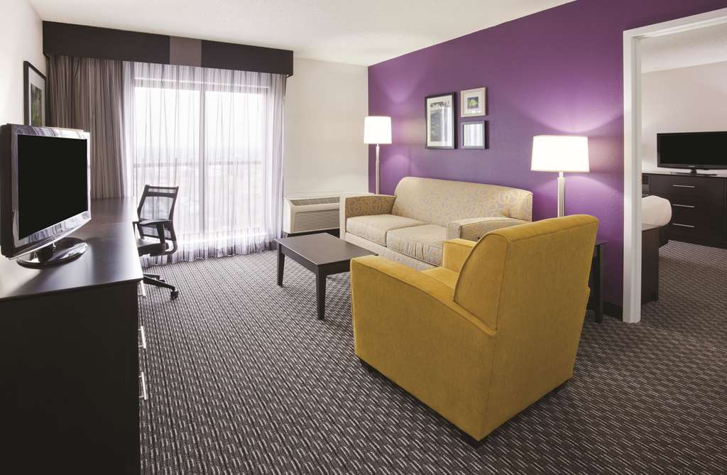 La Quinta Inn & Suites by Wyndham Minneapolis Bloomington W - photo 44