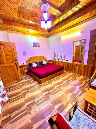 Alpine stays - carbon neutral hotel in Unknown City