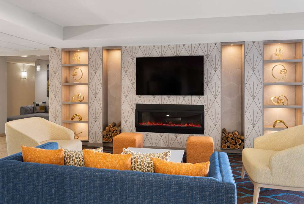La Quinta Inn & Suites by Wyndham Knoxville Airport - photo 5