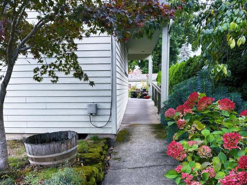 The Secret Garden — 4-Star Luxury Hotel in Portland, United States