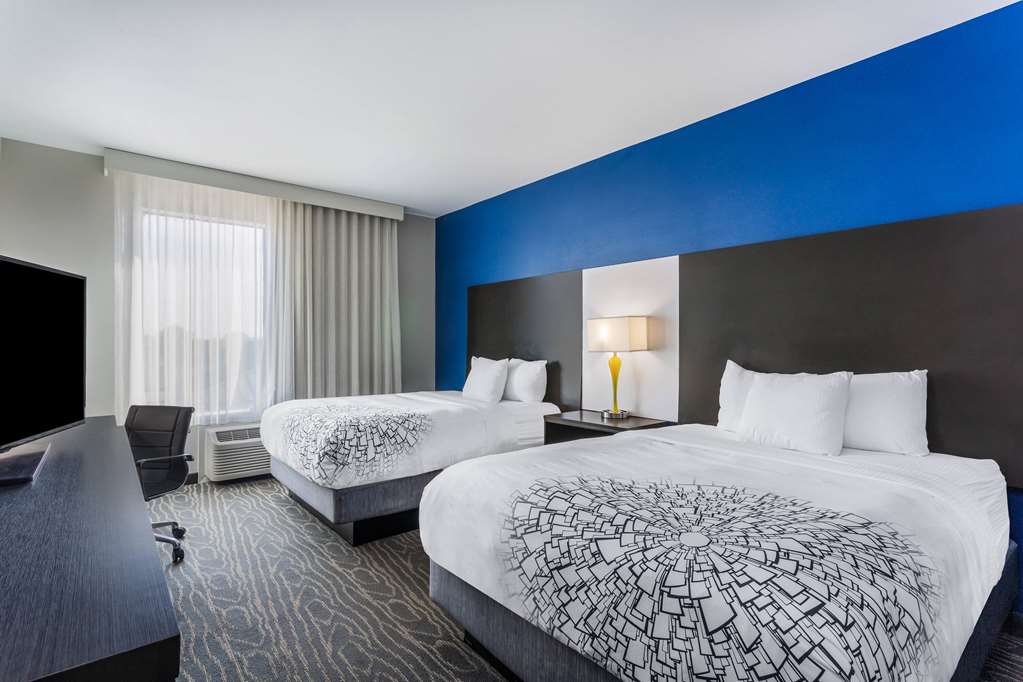 La Quinta Inn & Suites by Wyndham Odessa N. Sienna Tower - photo 19