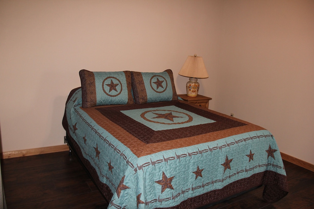 The Silver Spur Resort Campsite - photo 7