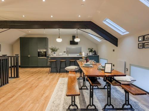 Converted Welsh Sunday School with Sea View & Garden on Anglesey Dog Friendly in Amlwch, United Kingdom