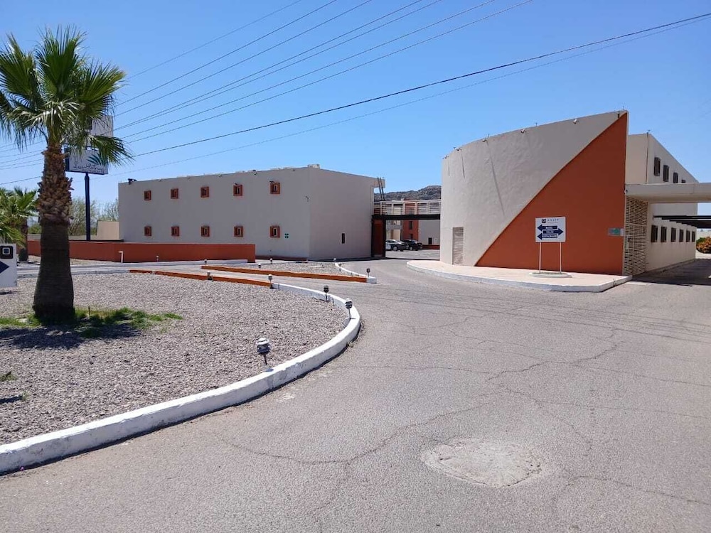 Hotel Oasis — hotel in Heroica Caborca