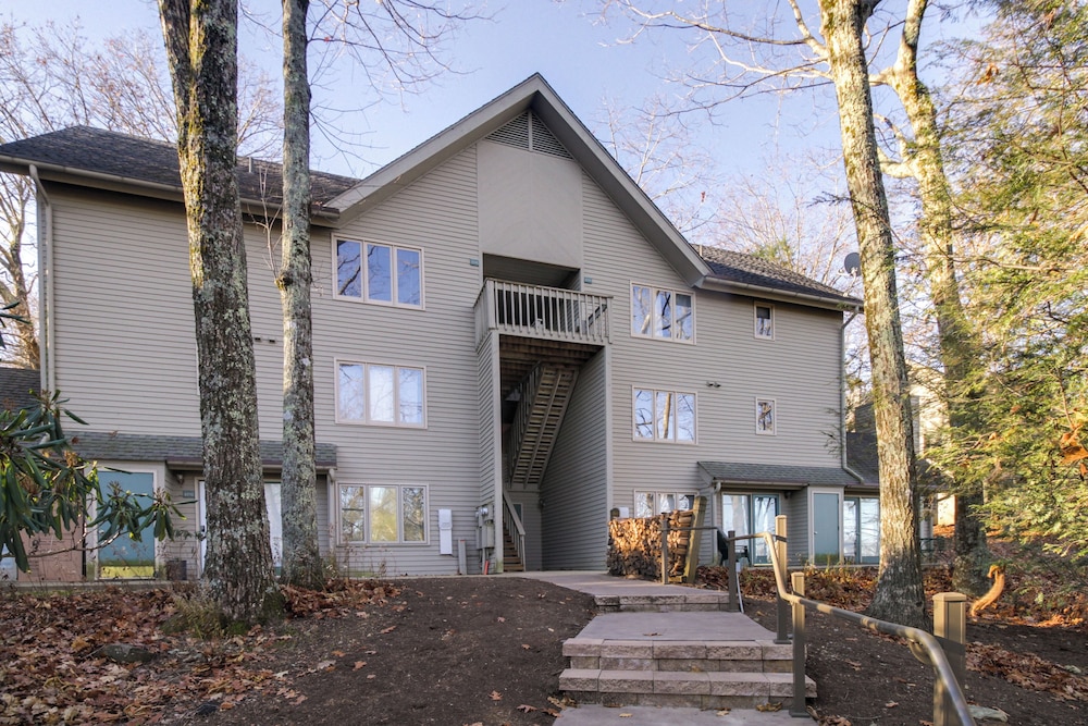 Wintergreen Ski Resort Condo w Golf Access - photo 12