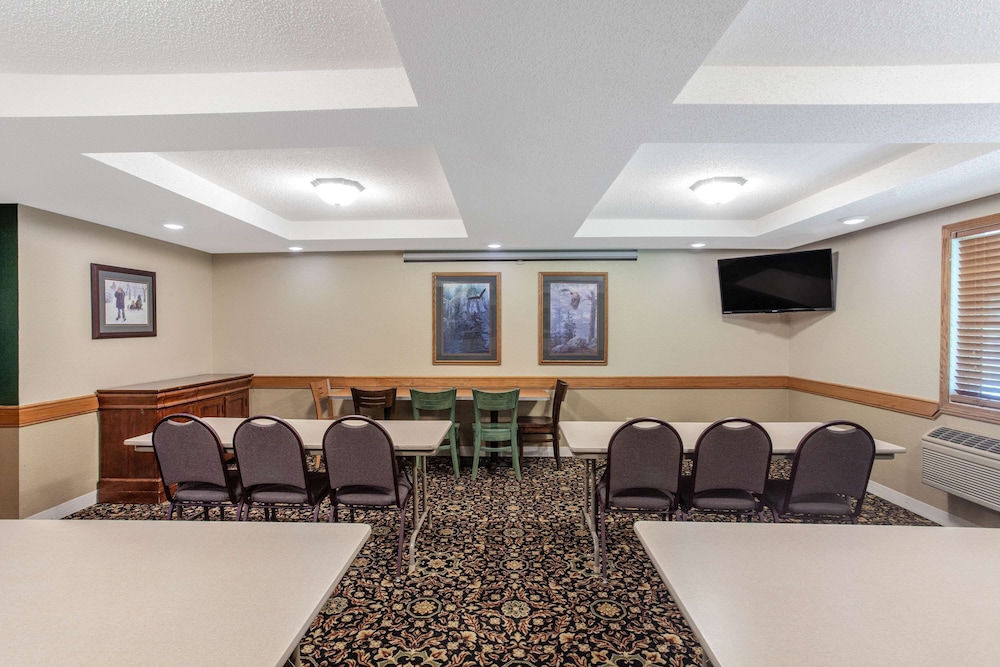 AmericInn by Wyndham White Bear Lake St. Paul - photo 13