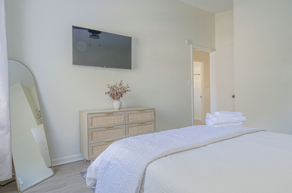 The Columbus Collective 4Bed with games — hotel near Columbus Airport
