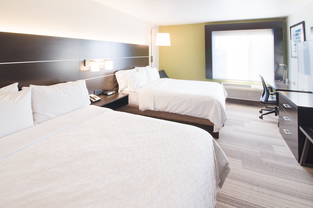 Holiday Inn Express & Suites Worthington by IHG - photo 6