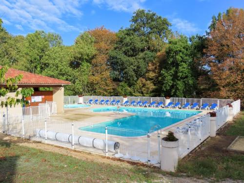 Lac Bleu 26 — hotel in Lacapelle-Marival