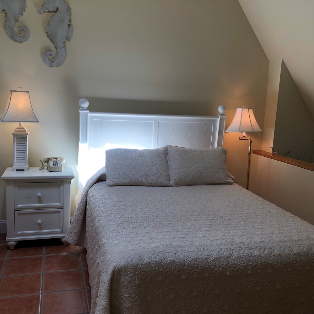 Montauk Manor - photo 14