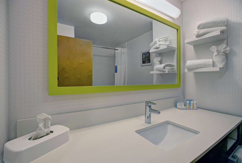 Hampton Inn & Suites Augusta West - photo 32