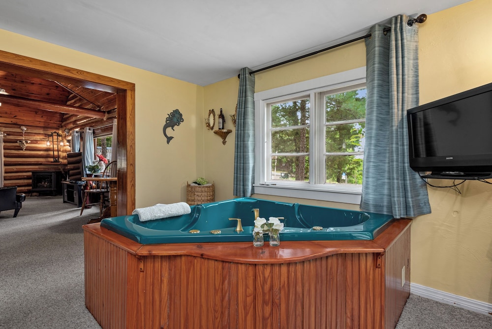Tall Pines Inn - photo 37