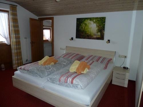 Haus im Kurpark — 4-Star Luxury Hotel in Reit Im Winkl, Germany