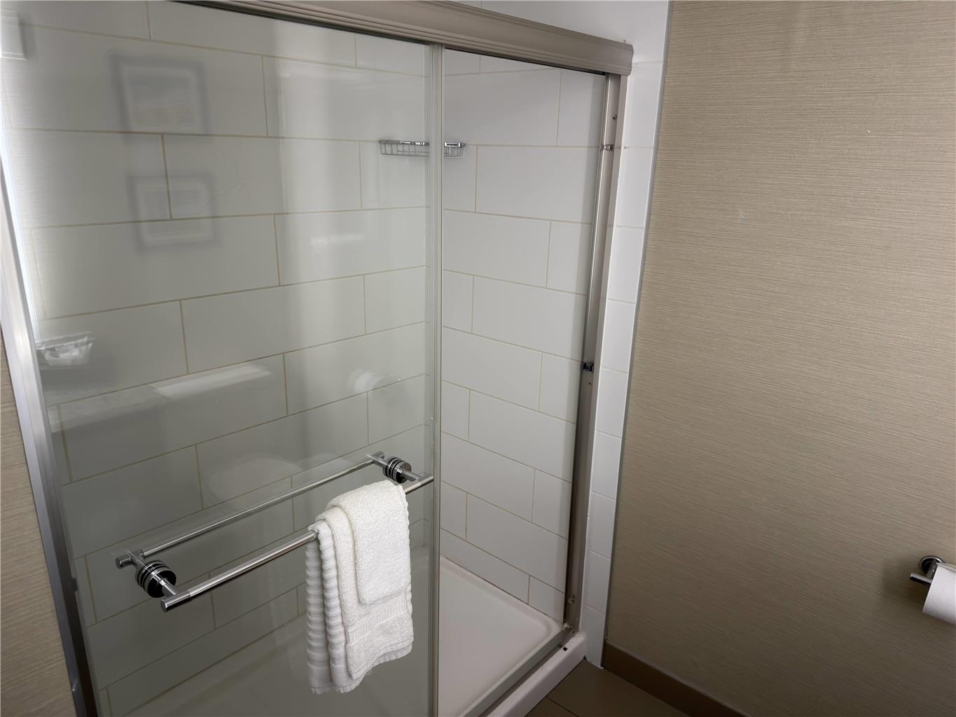 Wingate by Wyndham Utica - photo 31