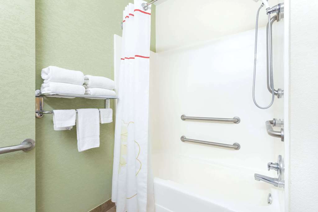 Hawthorn Extended Stay by Wyndham Kingsland - photo 9