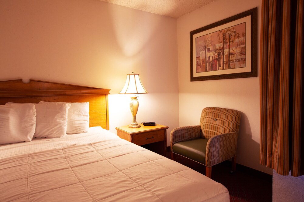 Stanton Inn & Suites - photo 13