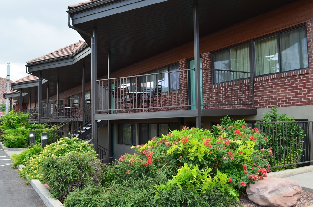 Baymont Cedar City - photo 23