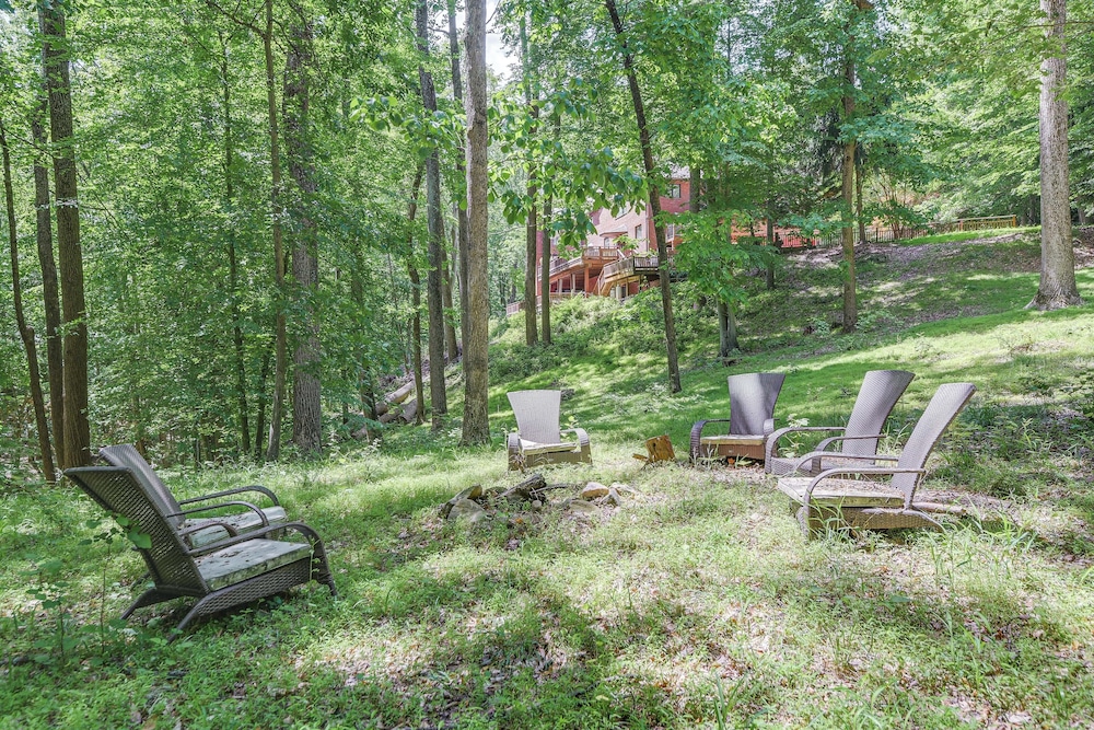 Quiet Getaway With Deck 18 Mi To Downtown Baltimore 17952363 — Cockeysville