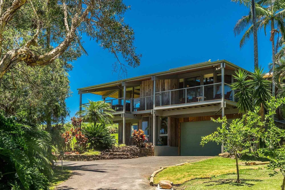 Cape Breeze 5 BR home with headland views — 4-Star Luxury Hotel in Byron Bay, Australia