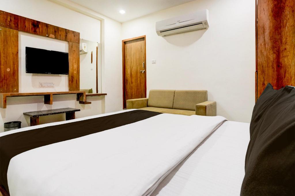 Hotel O Rr Hotel in Vadodara, India