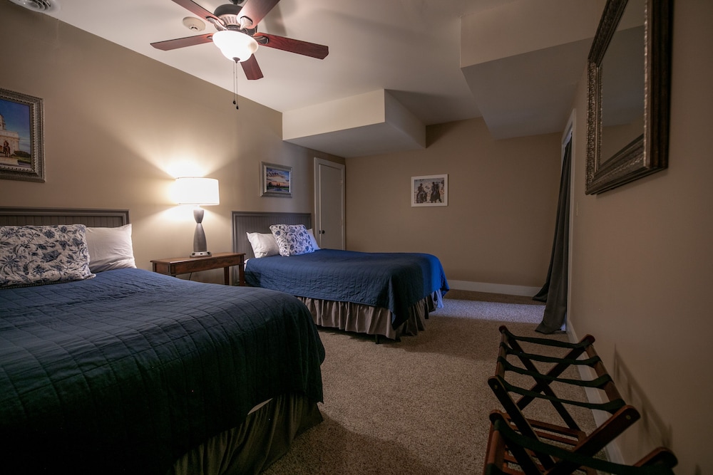Nauvoo Temple House Hotel - photo 22