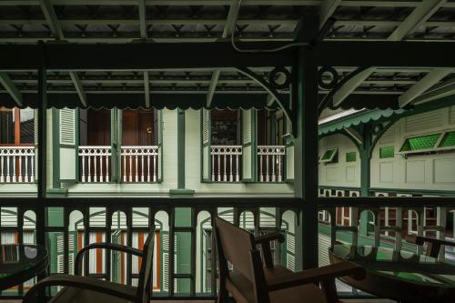 Neil Niwas — Bangkok — photo 3