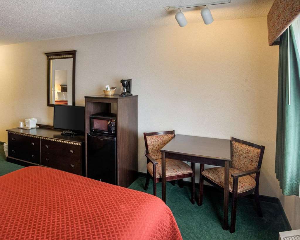 Quality Inn near Northtown Mall & National Sports Center - photo 11