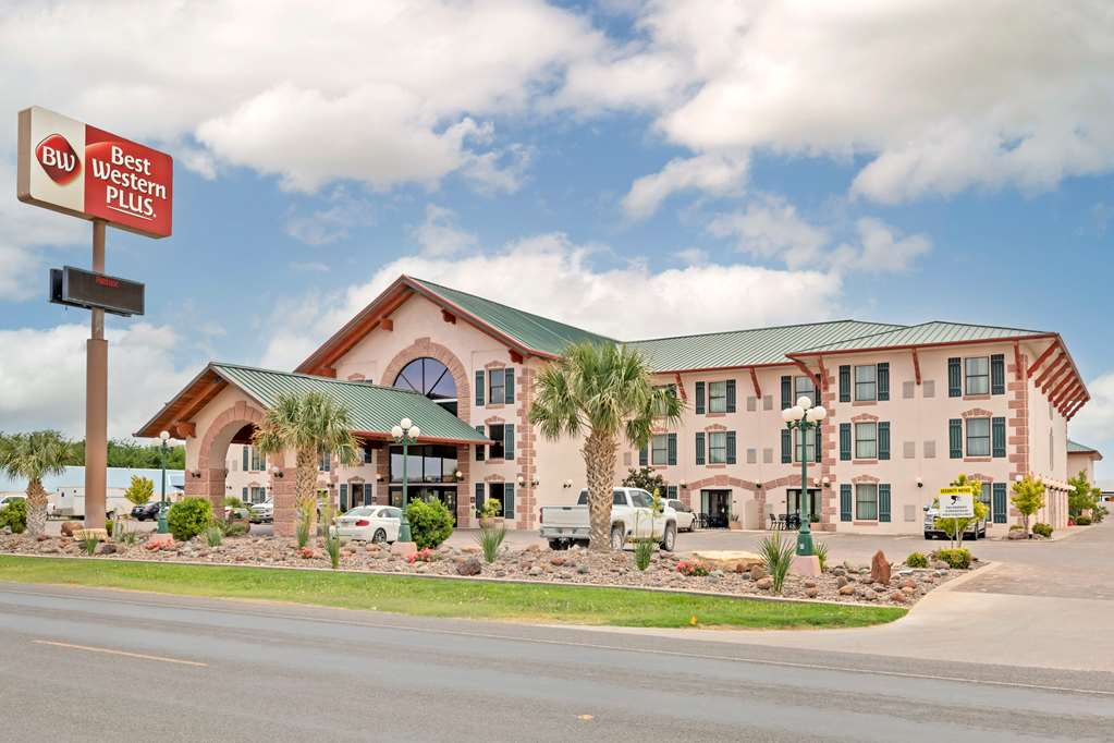 Best Western Plus Swiss Chalet Hotel & Suites - photo 44