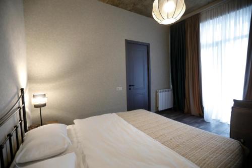 1 BR Apartment in Isani