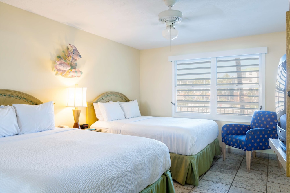 Marina Del Mar Resort and Marina - photo 5