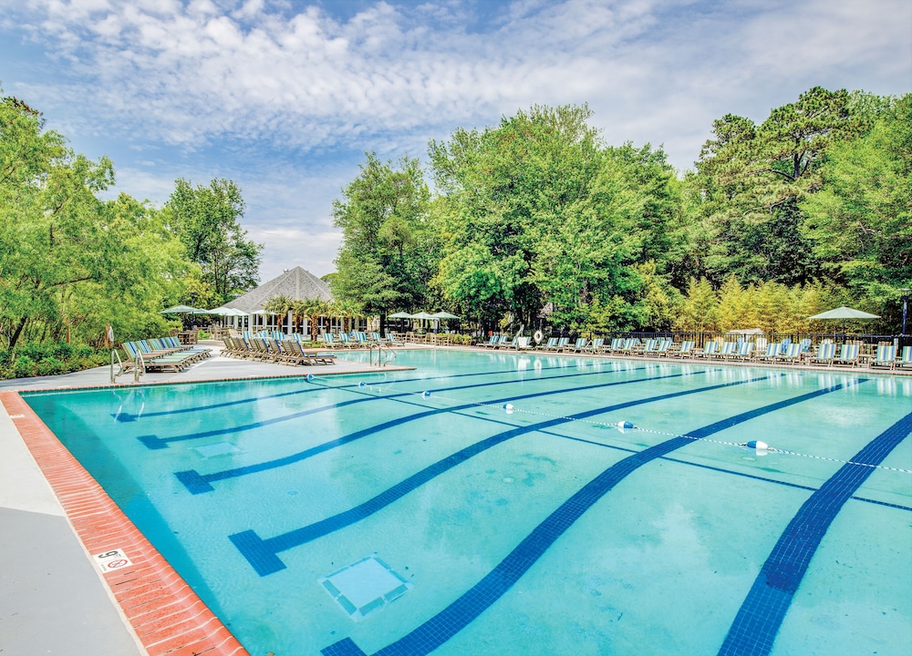Hilton Vacation Club Beachwoods Kitty Hawk — 4-Star Luxury Hotel in Kitty Hawk, United States