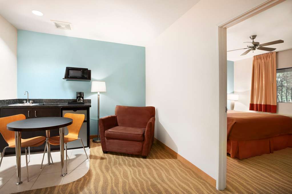 Super 8 by Wyndham Indio - photo 15