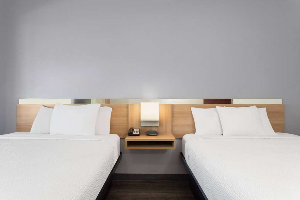 Microtel Inn & Suites by Wyndham Panama City - photo 24