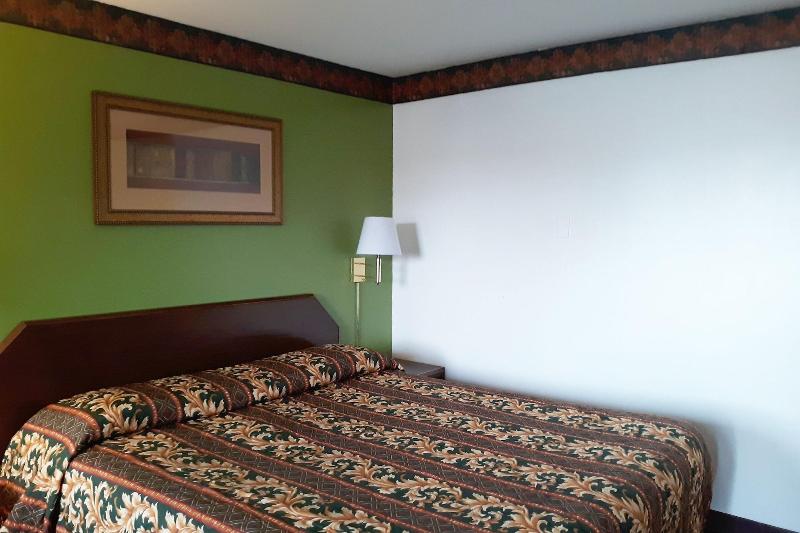 Hotel Kings at Clovis by OYO Rooms - photo 60