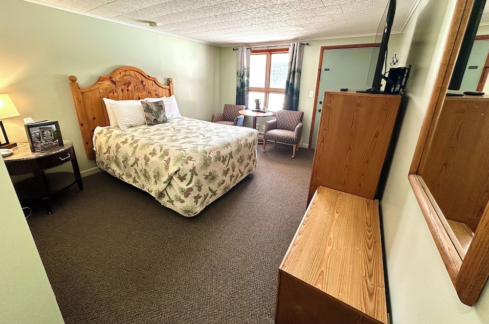 White Mountain Motel And Cottages - photo 11