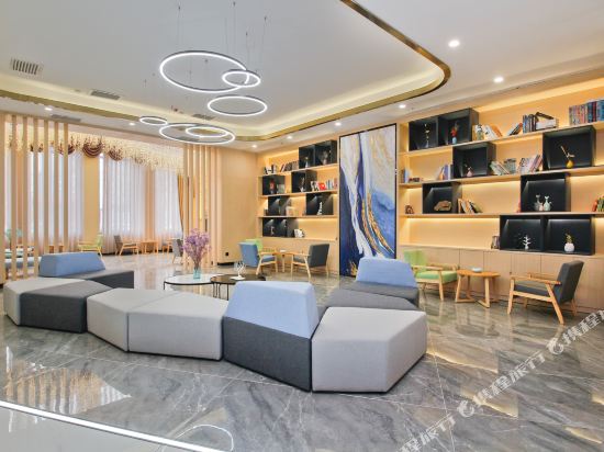 Nordic Peninsula Hotel in Weinan, People's Republic of China