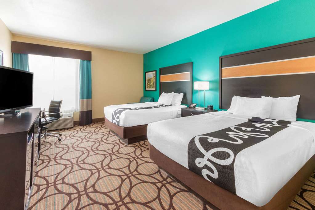 La Quinta Inn & Suites by Wyndham Carlsbad - photo 28