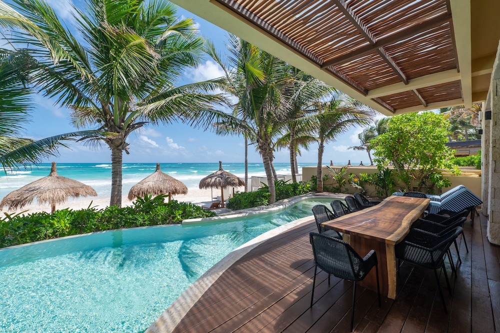 Private pool