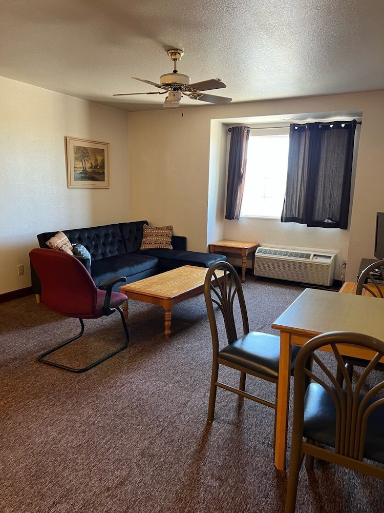 Brush inn and Suites - photo 15