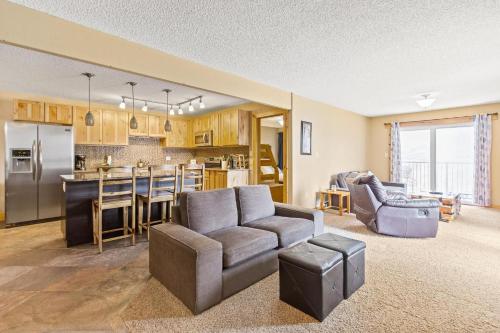 Rocky Mountain Escape with Vista View Wildernest in Silverthorne, United States