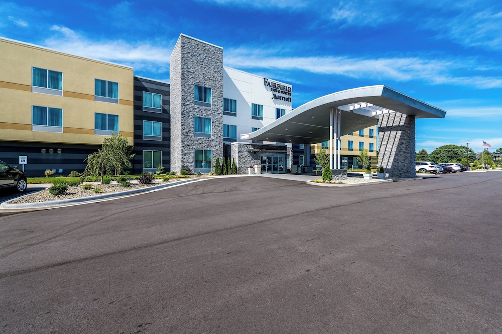 Fairfield Inn & Suites by Marriott St. Joseph Stevensville - featured photo