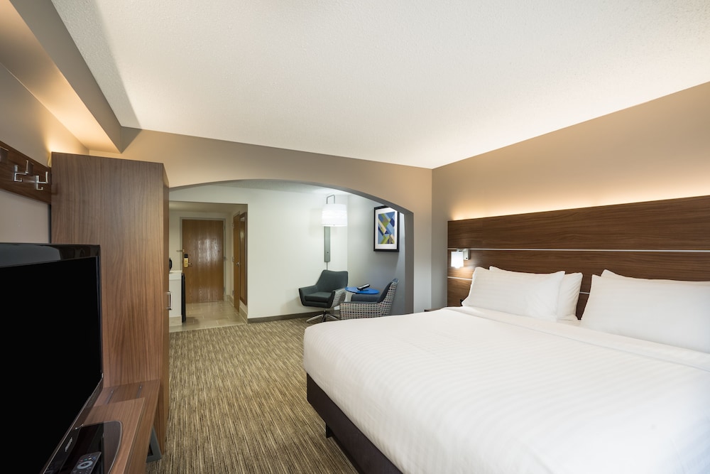Holiday Inn Express Hotel & Suites Louisville East by IHG - photo 4