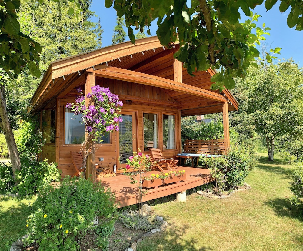 Wing Creek Resort in Nelson, Canada