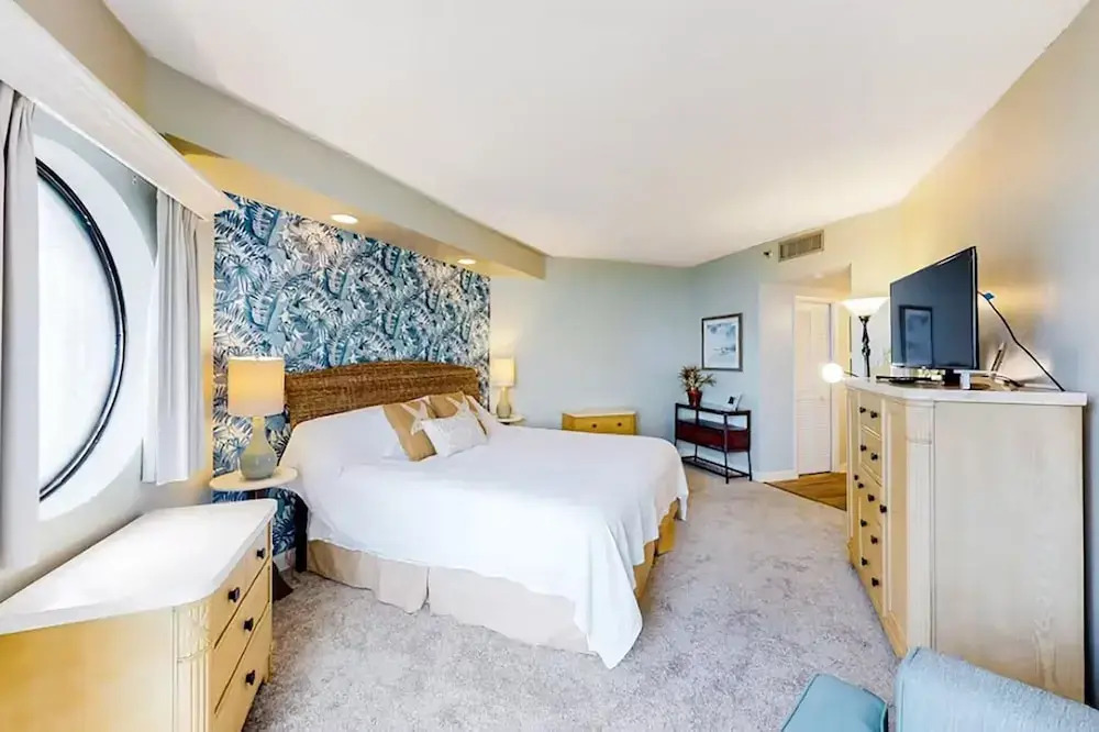 Surfside Resort #311 - last minute hotel in Destin